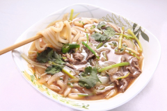 E7 Udon avec boeufs sautés