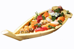 MY3 Menu à partager (2p)  8 maki royal saumon avocat, 8 maki avocat, 10 sushi assortiment (samon,thon,daurade,maquereau), 24 sashimi assortiment (saumon,thon,daurade,maquereau)